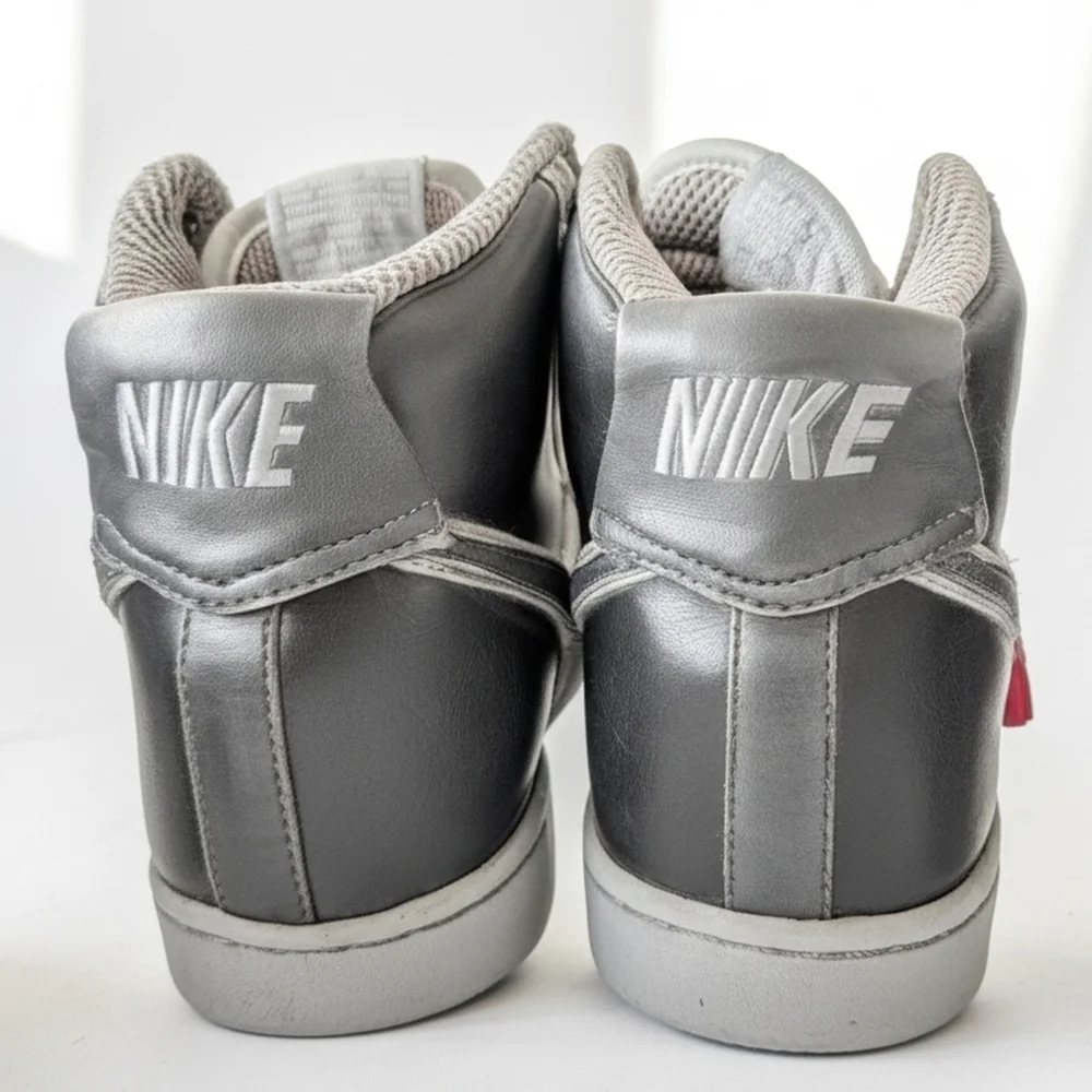 Women's Size 7 Nike Vandal High Premium in the 